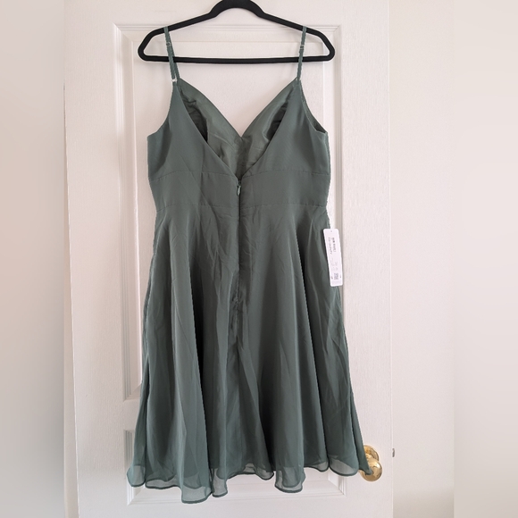 BNWT Azazie Dress in Sage Green - Picture 3 of 3